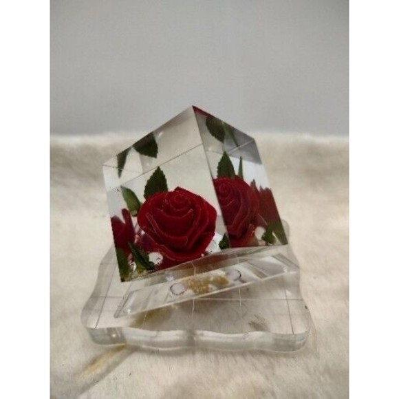 Vintage Bircraft Lucite Acrylic CUBE PAPERWEIGHT SCULPTURE Red Rose Enclosed - Picture 8 of 13